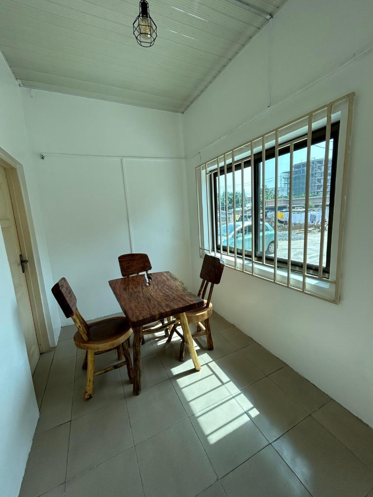 Big & Confortable House In Oxford Street Barnor Apartment Accra Exterior photo